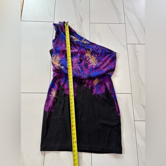 Le Château Luxe Silk One-Shoulder Mini Dress size Large - Picture 8 of 9